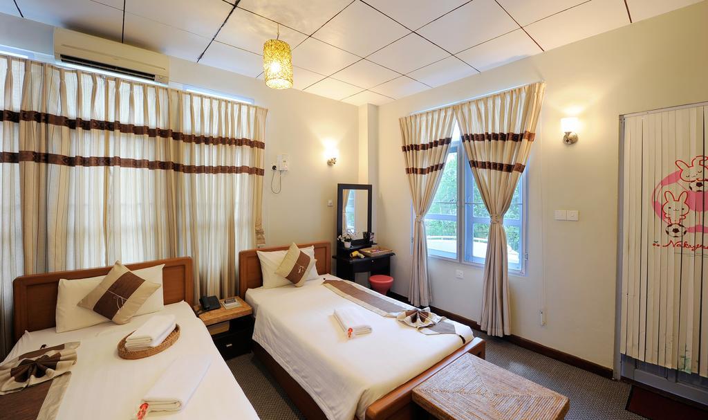 Cinderella Hotel Moulmein Chambre photo