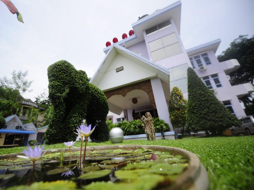 Cinderella Hotel Moulmein Extérieur photo