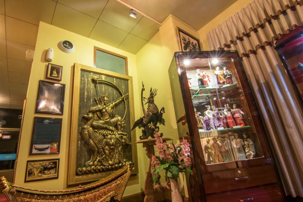 Cinderella Hotel Moulmein Extérieur photo