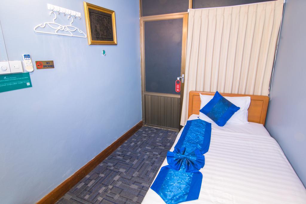 Cinderella Hotel Moulmein Extérieur photo