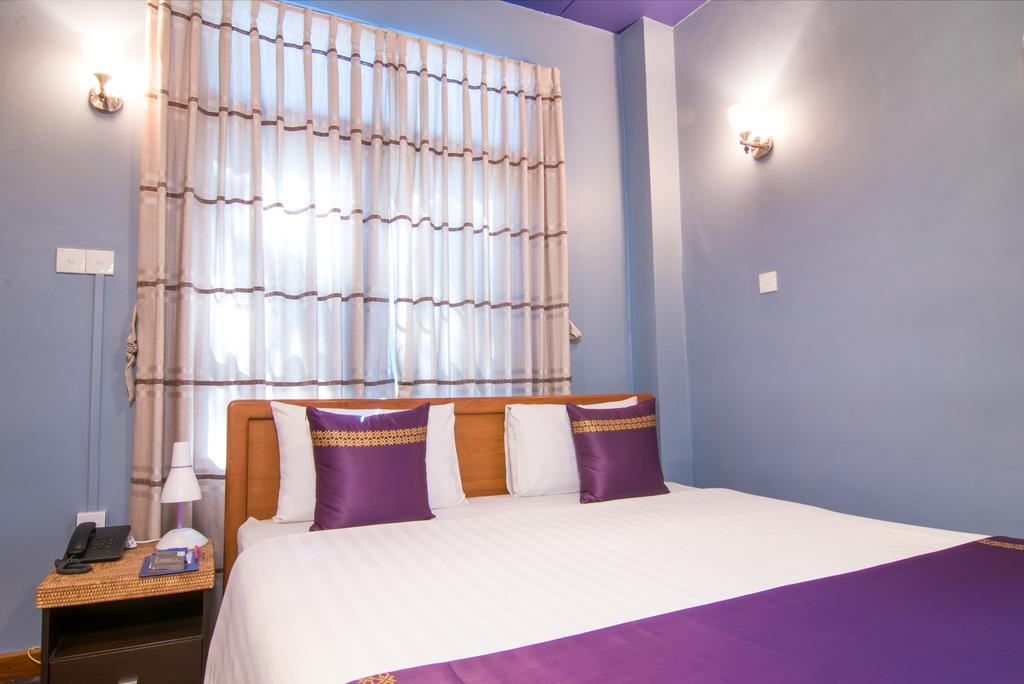 Cinderella Hotel Moulmein Extérieur photo