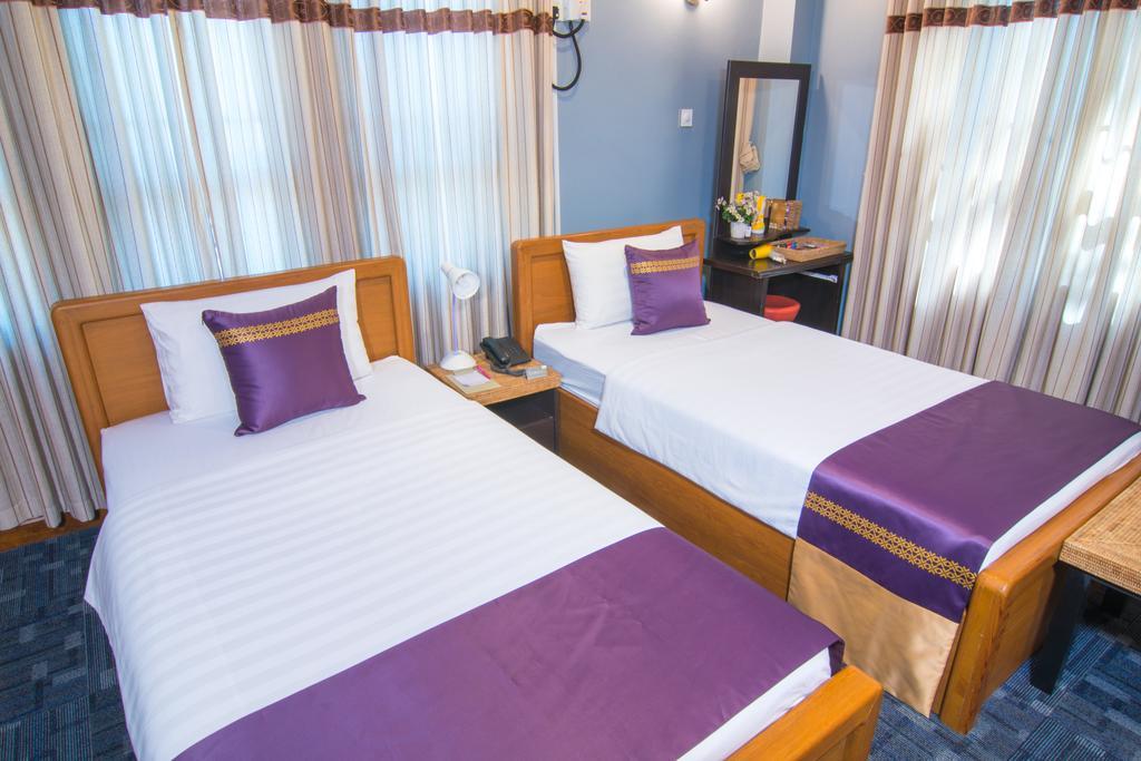 Cinderella Hotel Moulmein Extérieur photo