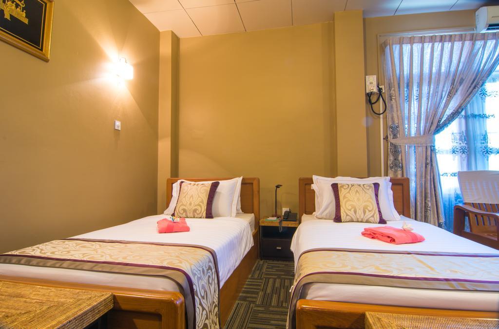 Cinderella Hotel Moulmein Extérieur photo