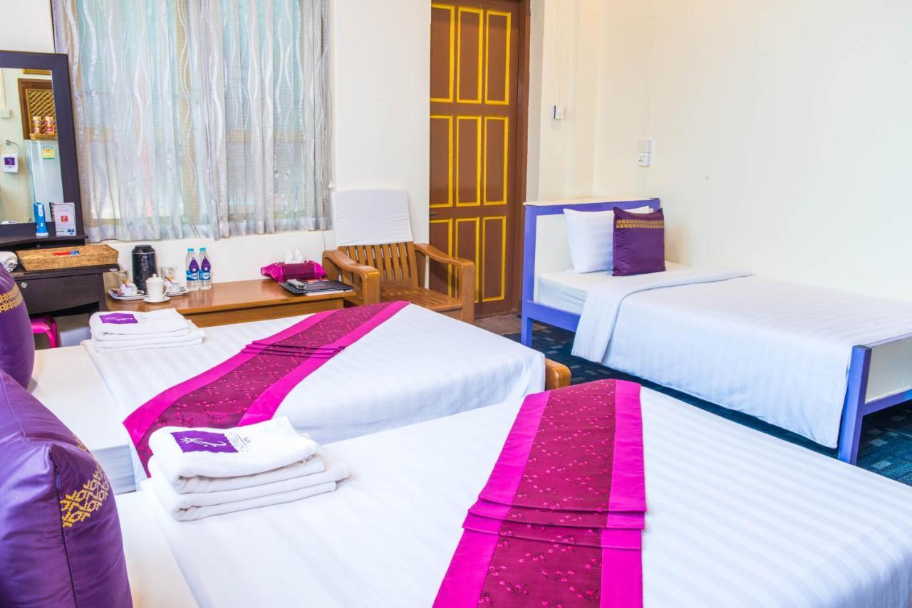 Cinderella Hotel Moulmein Extérieur photo